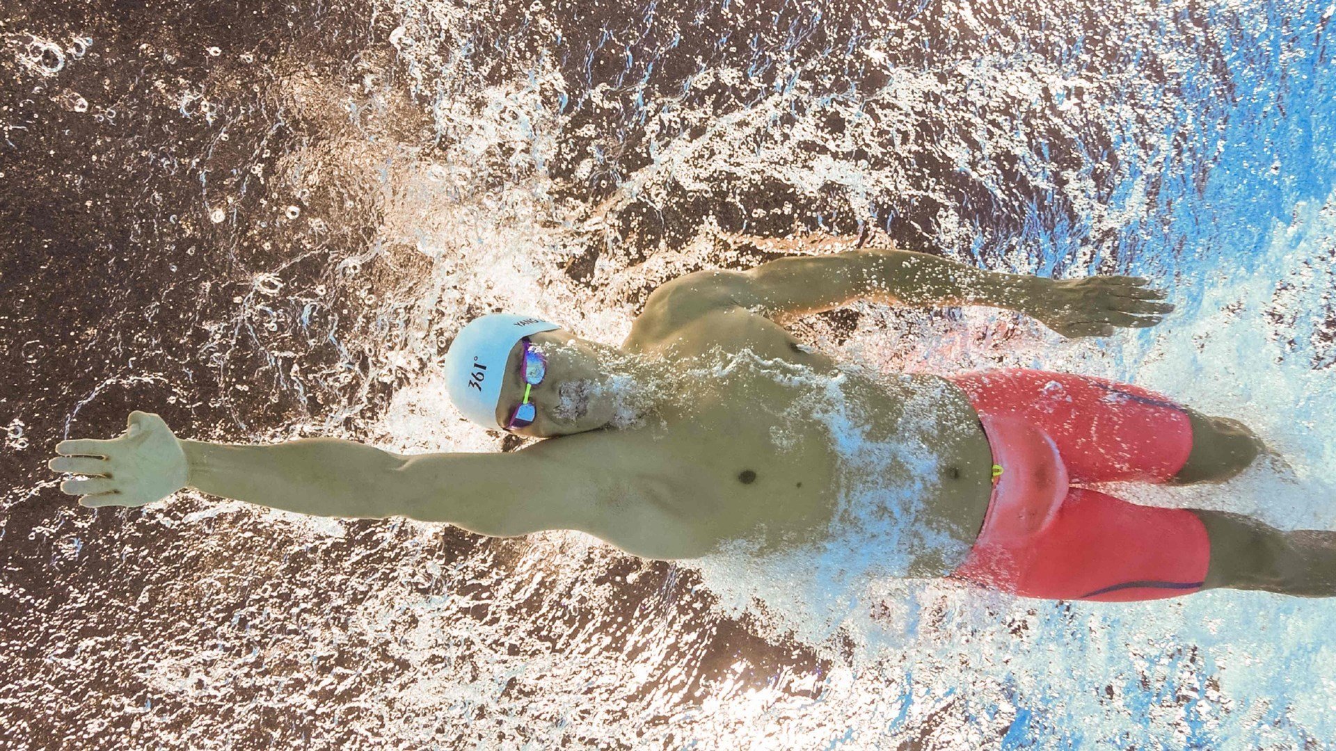 开云体育客服-张雨霏领衔接力 中国蝶泳段再立功，张雨霏蝶泳最好成绩